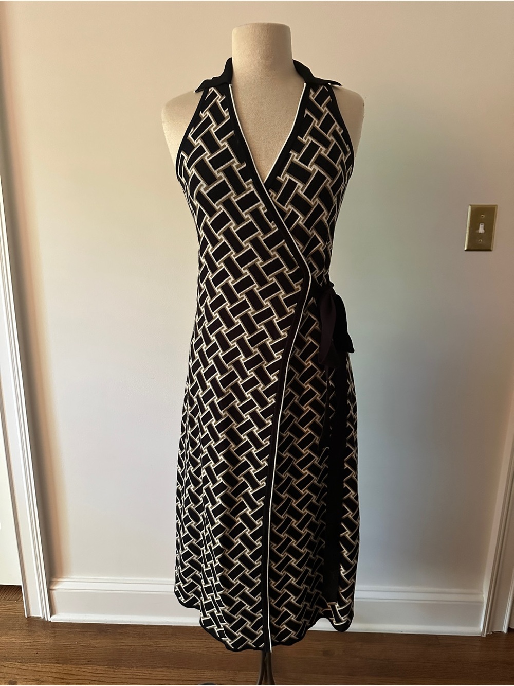 NWT Diane Von Furstenberg Black & Cream Geometric Wrap Midi Dress